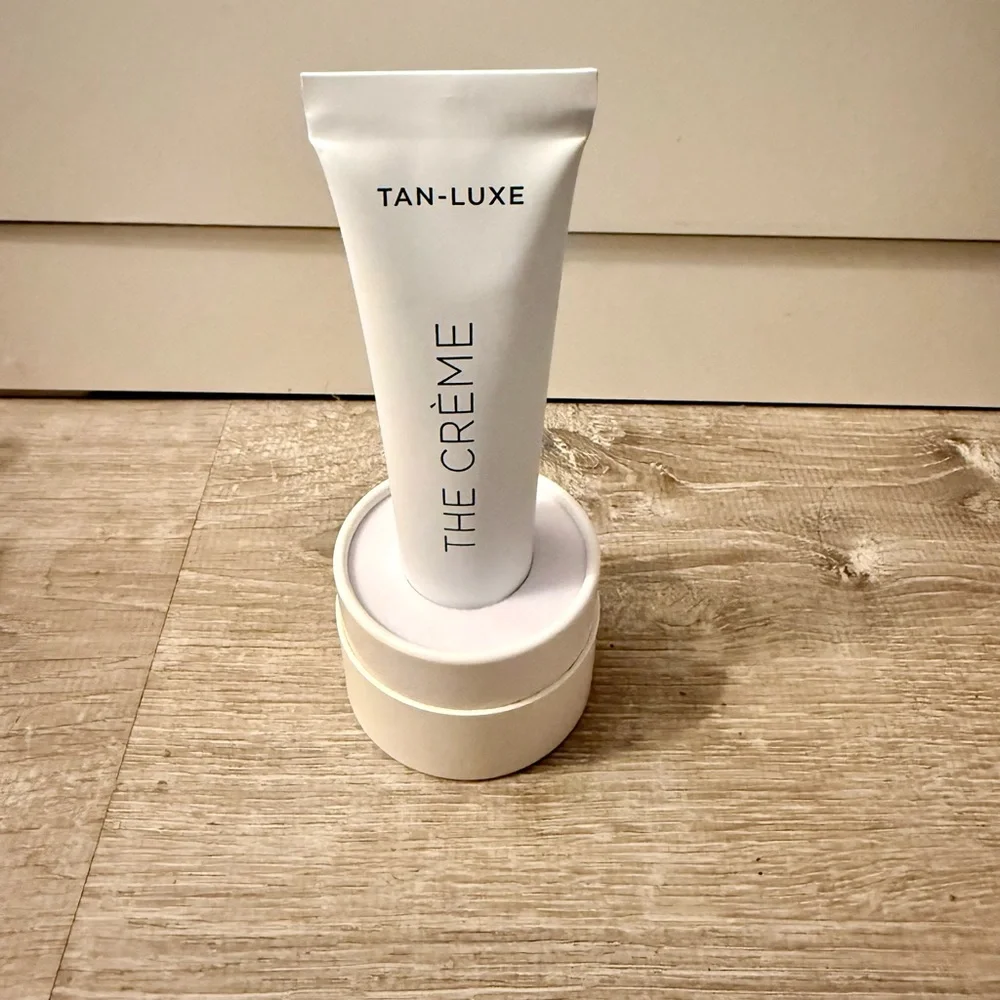 Tan Tuxe The Crème